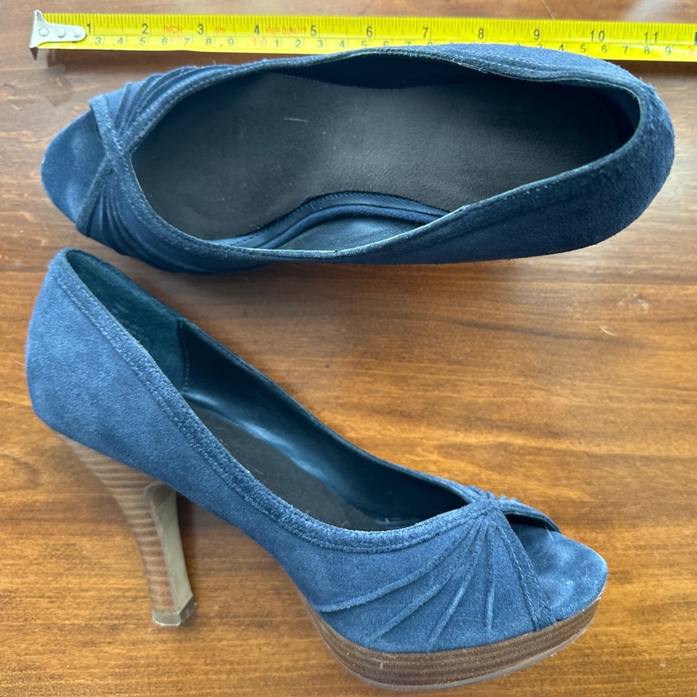 Elvis Lovers - blue suede shoes, used, Steve Madden, size 8 heels